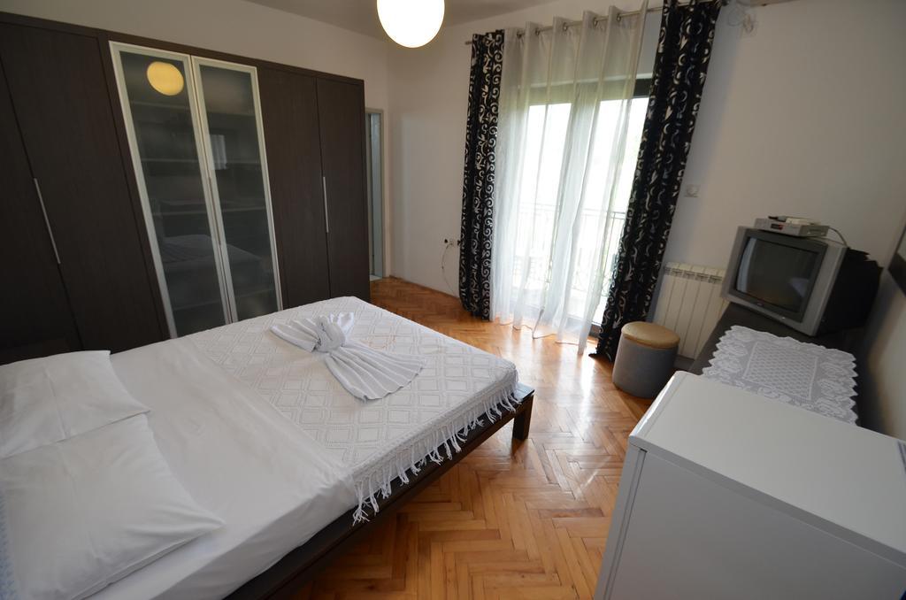 Apartments Ivetic コトル 部屋 写真