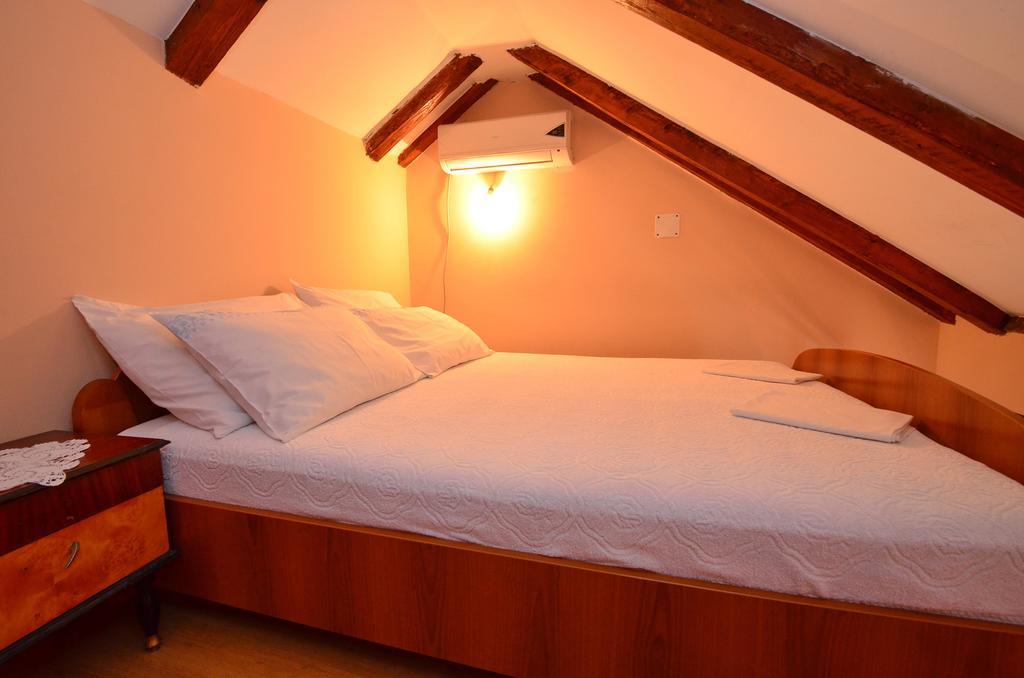Apartments Ivetic コトル 部屋 写真