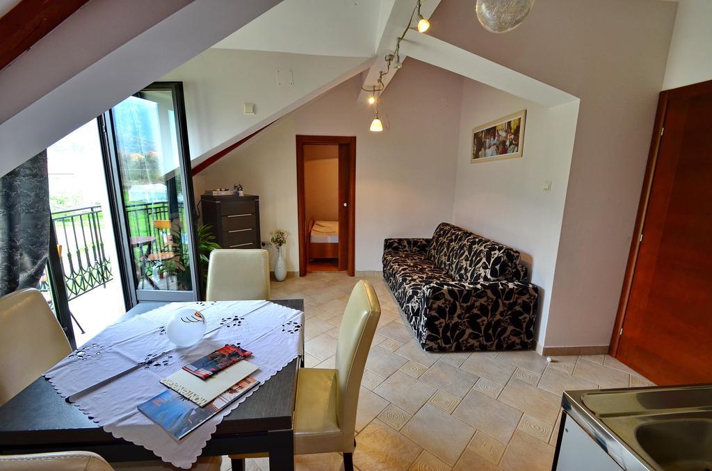 Apartments Ivetic コトル 部屋 写真